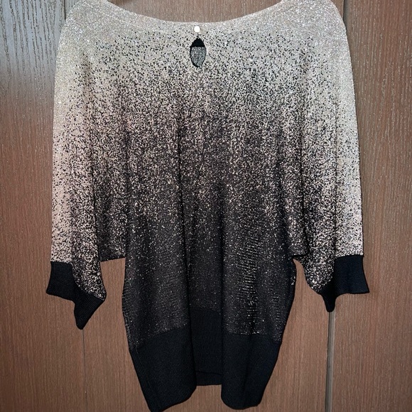 *FINAL SALE* 
Medium Quarter Sleeve Rose Gold Sparkle Sweater - Picture 3 of 5